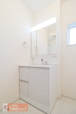 ʑEʏ yʉϑz̗ɎuV≻ϐAȂǏBĎ[łAoYȋԂɕۂĂ܂B܂AE̋𓮂Ƃŉ̎p`FbNł̂|CgłˁB