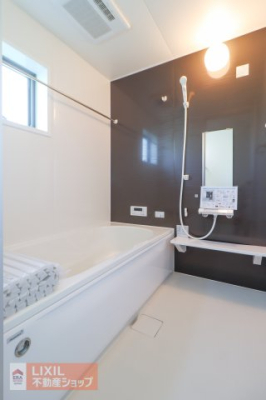  yzC@BJ̓~J̎łRCh[ɍsƂȂCyɐ󕨂܂Bɂ͗g[ŒgȂCBq[gVbN\hɂȂ܂B 