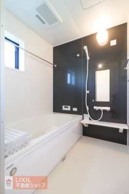  yzC@BJ̓~J̎łRCh[ɍsƂȂCyɐ󕨂܂Bɂ͗g[ŒgȂCBq[gVbN\hɂȂ܂B 