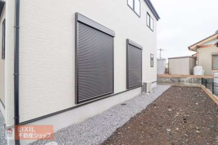  yhƐݔznʐ^BPKrOɂ͉J̋ɂ𗧂hƃVb^[Ă܂B