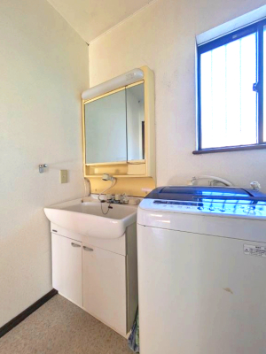 ʑEʏ ʃXy[XɂAC₷ȂĂ܂B