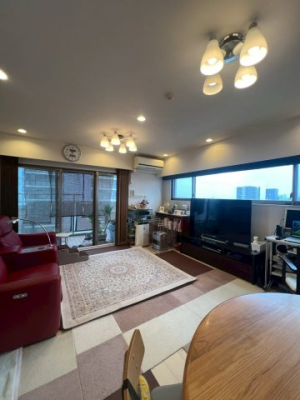 ���r���O �y���r���O�z���邭���ʂ��̗ǂ�LDK�B�L�b�`������̒��߂��ƂĂ��L�X�Ƃ��Ă��܂��B