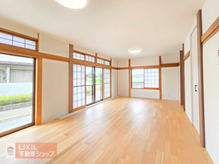 ���r���O ����3���������ėz������A���C�����₷�����r���O�ł��B