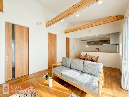 ���r���O ���ԁE���r���O�F���邢���r���O�ŉ߂�����؂ȉƑ��̎��ԁ��L�X�Ƃ������r���O�ŉƑ��̎v���o�����X�ƍL�����Ă����A����ȕ�炵�������邨�����ł���