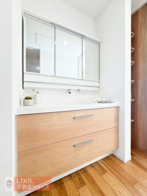 ���ʑ�E���ʏ� �Ɨ����ʑ�F���������ɕۂĂ�@�\�����ӂ����ʑ䁙�G�R�ƂȂ�₷�����ʃX�y�[�X�ɂ͎��[�͂��K�{�ł��I