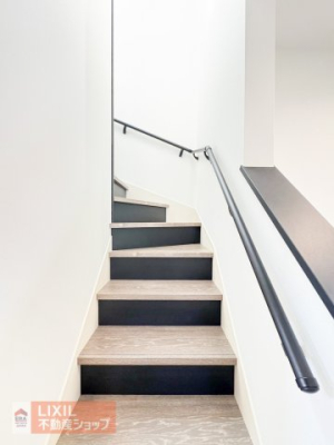 ���̑����� �y�����z���n�����ʐ^�B�K�i�͎肷�������D�w���񂩂炨�q�l�⍂��҂����S�ł��B