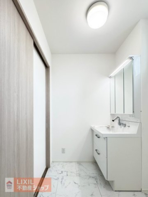  �y�E�ߏ��z���n�����ʐ^�B���ʒE�ߏ��͂������Ƃ����X�y�[�X�Ŏg���₷���ł��B