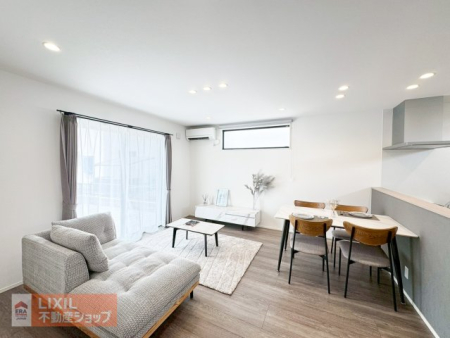 ���r���O �y���r���O�z���̕��i����炵�̈ꕔ�ɁB�������C�L�C�L�ƏΊ�����炵�̎n�܂�ł��B���Ј�x���̌����炵��̊����Ă݂܂��񂩁B 