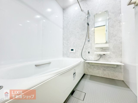 ���� �y�����z�I�[�g�o�X�ł����͂�A���x���߂��y�X�ł��܂��I������葫���L�΂���̂ŁA�����̔�����₷�o�X�^�C���������B�����Ȃ��q���܈ꏏ�ɓ����Ă��������������Ȃ���Ƃ肠�闁���ł� 