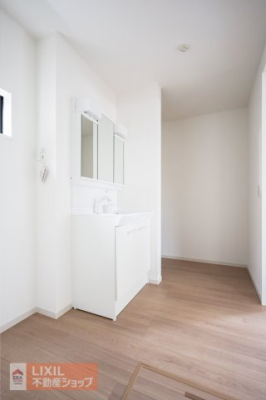  �y�E�ߏ��z���n�����ʐ^�B���ʒE�ߏ��͂������Ƃ����X�y�[�X�Ŏg���₷���ł��B