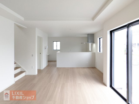  �y�_�C�j���O�z���n�����ʐ^�B�Ƒ��ł��낰��_�C�j���O�ł��B