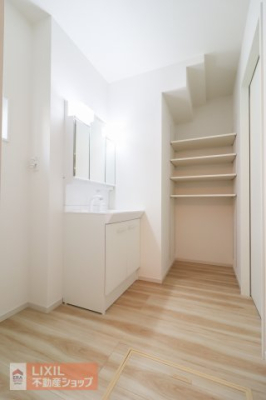  �y�E�ߏ��z���n�����ʐ^�B���ʒE�ߏ��͂������Ƃ����X�y�[�X�Ŏg���₷���ł��B