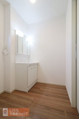  �y�E�ߏ��z���n�����ʐ^�B���ʒE�ߏ��͂������Ƃ����X�y�[�X�Ŏg���₷���ł��B