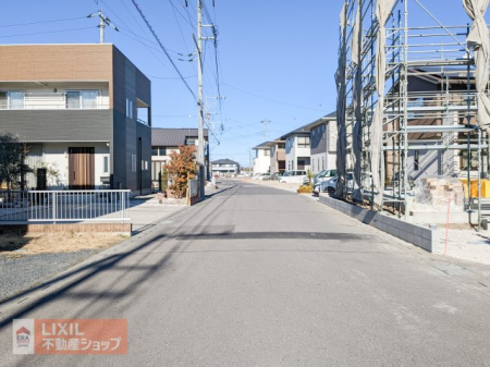 ���̑� �ՐÂȏZ��n�ł��B �O�ʓ��H��6������A�Ԃ̏o���肪�X�g���X�t���[��