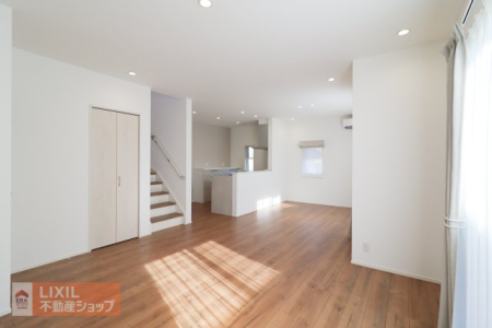  �y�_�C�j���O�z���n�����ʐ^�B�Ƒ��ł��낰��_�C�j���O�ł��B