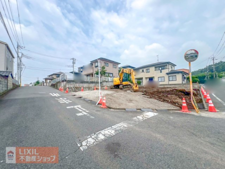 ���̑� �y�O�ʓ��H�z���̍L����������ȂǁA���Ќ��n�����m�F���������B 