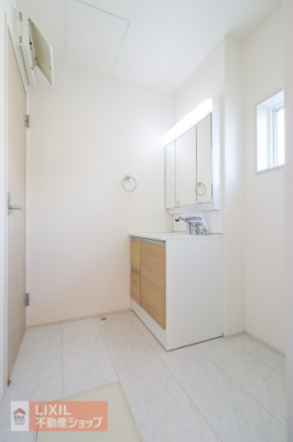  �y�E�ߏ��z���n�����ʐ^�B���ʒE�ߏ��͂������Ƃ����X�y�[�X�Ŏg���₷���ł��B