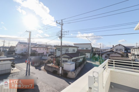 ���̑� �y��������̒��]�z���n�����ʐ^�B�o���R�j�[����̌i�F�B�\���ȊԊu���m�ۂ���Ă���܂��B