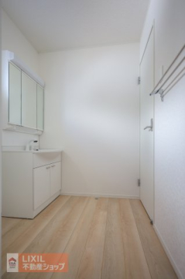  �y�E�ߏ��z���n�����ʐ^�B���ʒE�ߏ��͂������Ƃ����X�y�[�X�Ŏg���₷���ł��B