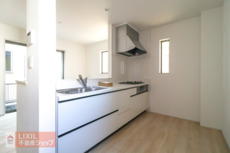 �L�b�`�� �Ƒ��ł̃R�~���j�P�[�V�������Ƃ��Ζʌ^�V�X�e���L�b�`���ł��B�����ɃV���N�ƃR�������܂Ƃ߂��V���v���Ȍ`�ł��B