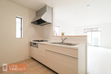 �L�b�`�� �Ƒ��ł̃R�~���j�P�[�V�������Ƃ��Ζʌ^�V�X�e���L�b�`���ł��B�����ɃV���N�ƃR�������܂Ƃ߂��V���v���Ȍ`�ł��B