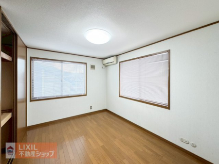 �q������ -