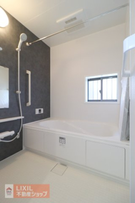 ���� �y�����z���t���̃o�X���[���́A�̌������薾�邭�C�����̗ǂ���Ԃł��B�������邱�ƂŁA���C�����ǍD�B�|�����X���[�Y�ɏo���܂��B 