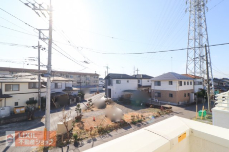 ���̑� �y��������̒��]�z���n�����ʐ^�B�o���R�j�[����̌i�F�B�\���ȊԊu���m�ۂ���Ă���܂��B