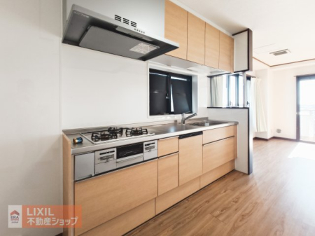 �L�b�`�� �g���₷���V�X�e���L�b�`���@�H�������Ă���܂��B�@���t�H�[��������