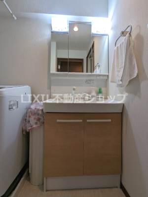 ���ʑ�E���ʏ� �O�ʋ��̒��͎��[�ɂȂ��Ă�����ʑ���X�b�L����