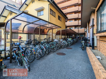  �����ɍL�����֏ꂪ����܂��B