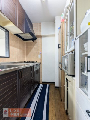 ���̑� �L�b�`���̔w�ʂɗ①�ɂ�H��I��u���X�y�[�X��������Ƃ���܂���