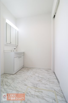  �y�E�ߏ��z���n�����ʐ^�B���ʒE�ߏ��͂������Ƃ����X�y�[�X�Ŏg���₷���ł��B