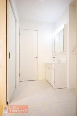  �y�E�ߏ��z���n�����ʐ^�B���ʒE�ߏ��͂������Ƃ����X�y�[�X�Ŏg���₷���ł��B