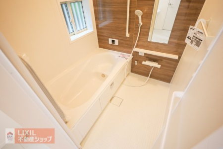 ���� �y�����z�������C�����@���B�J�̓���~�J�̎����ł��R�C�������h���[�ɍs�����ƂȂ��C�y�ɐ��󕨂������܂��B���������ɂ͗����g�[�Œg���Ȃ����C�B�q�[�g�V���b�N�\�h�ɂȂ�܂��B 