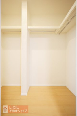 ���[ �y���[�z���[�͖L�x�ȃE�H�[�N�C���N���[�[�b�g��ݒu�B�m���⏬���ނȂǁA�ړI�ɉ����Ă���������������[���������܂��B 