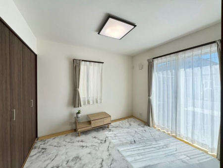 ���̑����� ��������Q�]�񂾂�ƁA������肭�낰����K��ԁB�N�b�V������������̂ŁA���q�l�̗V�я�Ƃ��Ă��d�󂵂܂��ˁ�