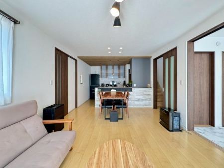  �L�b�`���̉�����V�䂪��Ԃɗ��̊��ƃA�N�Z���g�ɁB�ؖڒ����������ŗ�����������Ԃ����o