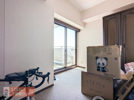 ���̑����� �N�b�V�������������z�����ɗD�ꂽ�J�[�y�b�g�́A�K���ւ̉����y�����郁���b�g���B4.5���̗m���́A�W�����������[�N�X�y�[�X��A�����Ȃ��q�l�����S���ėV�ׂ邨�����Ƃ��Ă����􂵂܂��B