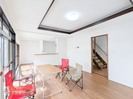  �y�_�C�j���O�L�b�`���z