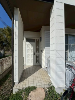  �������Ƃ������ցB���s���̂���|�[�`�ŉJ�̓������S�ł��ˁ�