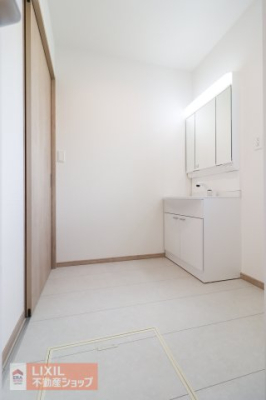  �y�E�ߏ��z���n�����ʐ^�B���ʒE�ߏ��͂������Ƃ����X�y�[�X�Ŏg���₷���ł��B