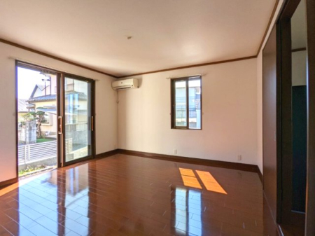 ���̑����� 1�K�ɍL���Q��������܂��@���[�N�X�y�[�X���אڂ��Ă��܂�