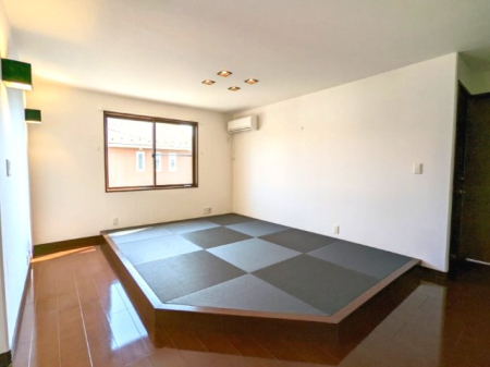  2�K�̃Z�J���h���r���O�@��̏��オ��ɂȂ��Ă���̂ŁA�Q�]��œǏ��Ȃǂ������ł��傤��