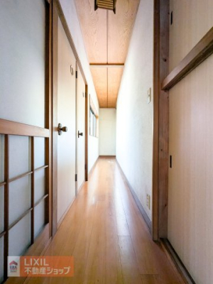 ���̑����� 1�K�k���̒ʘH�ł��B 