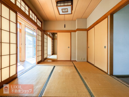 ���̑����� ���r���O�ɗאڂ���a���ł��B ���r���O��ʂ炸�Ɍ��ւ��璼�ړ����݌v�ɂȂ��Ă���̂ŁA���q���ɏd�󂵂܂��I