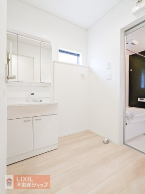  �y�E�ߏ��z���n�����ʐ^�B���ʒE�ߏ��͂������Ƃ����X�y�[�X�Ŏg���₷���ł��B