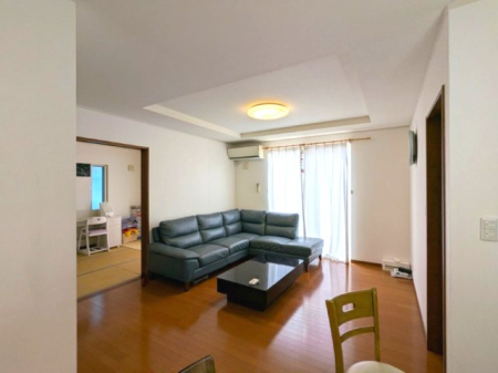 ���r���O -