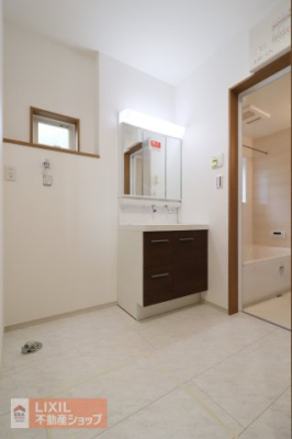  �y�E�ߏ��z���n�����ʐ^�B���ʒE�ߏ��͂������Ƃ����X�y�[�X�Ŏg���₷���ł��B