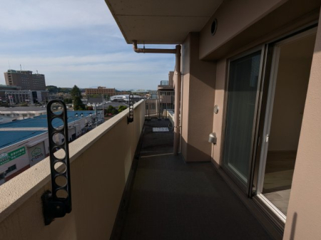 �o���R�j�[ ���r���O�ɖʂ����o���R�j�[